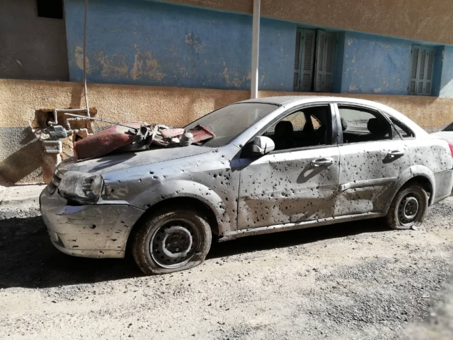 Libya'da Hafter milisleri sokakta oynayan çocukları vurdu